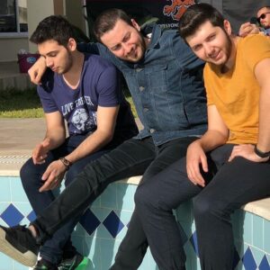 Kaya Giray Instagram - Gözüm kapalı çıkmış ama kardeşlerim değerli 🎬🍿