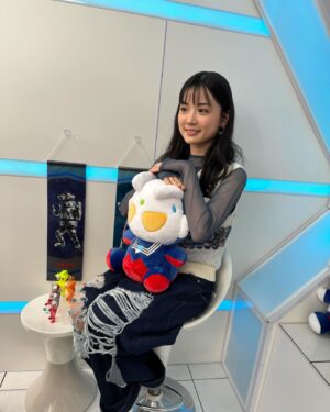 Kayano Masuyama Instagram - 収録前に美容室へ行きたてほやほやで
ちょっと前髪切りすぎたかなぁ？だった日💇笑

#たまには短めもいいか
#ウル活ライフ #7月もぜひぜひっ 

tops & vest🎽@_vacancy_official 
pants👖@j1u_by_labelleetude