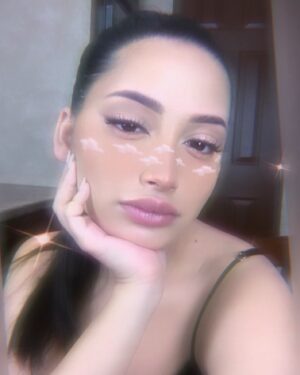 Kayla Heller Instagram - wonder why IG got rid of this filter :/ it was one of my faves.. anyway, happi sunday 🤍