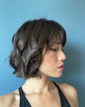 Kayli Tran Instagram - Welp… here we go! 😝 what do you think?

Ps. Thank you Daiana! An amazing hair stylist and an even more super genuine and caring person! 💙

#shorthair #shorthairdontcare #shortbob #shortbobhaircut #summerhair #kaylitran