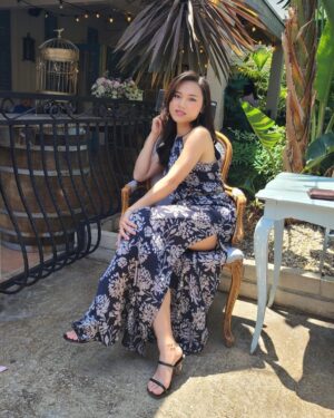 Kayli Tran Instagram - Sunday funday ☺️🥂
What is everyone doing today??

Ps. Thank you for all the hiking tips! My legs and butt are so sore today. 😩