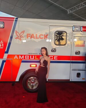 Kayli Tran Instagram - Would you risk it all if I was your bank teller? Officer Zach did. 💅

Lmao 😝 Catch me as Kim on Ambulance out in theaters Friday 4/8!

#ambulancemovie #michaelbay #asianactor #asianactress #dienvien #rescarpet #cutoutdress #blackdress