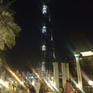 Kaysar Ridha Instagram - Taking a stroll by the tallest building in the world. #burjkhalifa #dubai