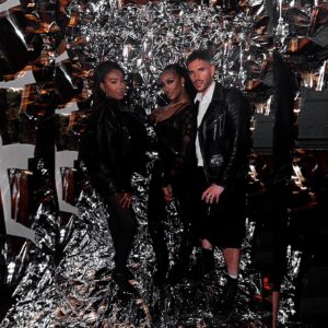 Kayshia Fils-Aimé Instagram - 𝑩𝒊𝒓𝒕𝒉𝒅𝒂𝒚 𝑹𝒆𝒄𝒂𝒑💫🎹🎧🥂

𝑻𝒉𝒂𝒏𝒌 𝒚𝒐𝒖 @vjkomz & @gabrielle.bonin 𝒇𝒐𝒓 𝒎𝒂𝒌𝒊𝒏𝒈 𝒎𝒚 𝒅𝒂𝒚 𝒆𝒙𝒕𝒓𝒂 𝒔𝒑𝒆𝒄𝒊𝒂𝒍🥹🤍

♾ᴍɪɴᴇ & @simonlamoureuxhairstylist ʙᴅᴀʏs♾
ʜɪs ᴘᴀʀᴛʏ ᴅᴇᴄᴏʀᴀᴛɪᴏɴs ᴡᴇʀᴇ sᴏ ᴄᴏᴏʟ😭