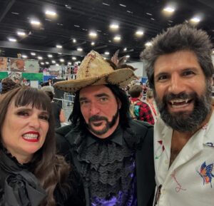 Kayvan Novak Instagram - A weekend to remember 🤯 Thank you @floridasupercon for putting on such a superb event. #wwdits fans are the BEST fans. Thanks for all the love (and the gifts☺️) My fucking guys 🧛‍♂️🤘♥️