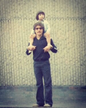 Kayvan Novak Instagram - Up there till my dying day. Love you pops x