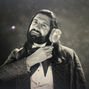 Kayvan Novak Instagram - Brothers and sisters of the United Kingdom! Tonight is a very special night. Please tune into the British Broadcasting Corporation’s second channel for  a #whatwedointheshadows double bill from 9:45pm. It will be delicious. Thank you. 🧛‍♂️