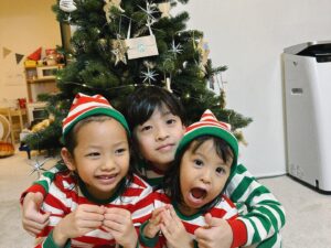 Kazisakku Instagram - メリークリスマス🎄
今日はカジサックもお休みだったので家族みんなでクリスマスパーティーをしました🎂

よいクリスマスをお過ごしください🎄✨

#カジサック
#ヨメグラム