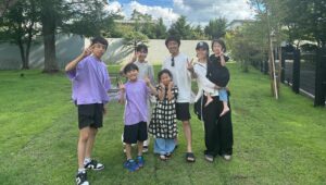 Kazisakku Instagram - 2023年も皆さんのおかげで信じられないほどたくさんの奇跡を頂いた1年でした✨
ヒカキンさんと大沢あかねさんと、まさかのカジサックファミリーが一緒にCMに出させていただいたり、せんこじがドラマに出させていただいたり、カンナがCuugalのイメージモデルに就任させていただいたり、カジサックファミリーで横浜スタジアムで始球式をさせていただいたりと信じられないほど素晴らしい体験をさせていただいています😭全て見てくださっている視聴者の方々、カジサックを支える現場スタッフの方々、編集チームの方々、吉本の方々のおかげです。本当にありがとうございました。

2024年も楽しい動画作りを追求するカジサックを微力ながらですが支えていけたらと思っておりますので、2024年もカジサックチャンネルをよろしくお願い致します🙇‍♀️

#カジサック
#ヨメサック