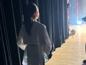 Kazisakku Instagram - ストーリーにも挙げましたが
オフ会のオフショットです☺︎
ダンスに向かうカンナの背中は我が子ながらかっこよく感じました🌸
目が🌙のせんちゃん❤️
楽屋でスライムにハマるおはるです👧🏻
購入してくださった方が非常に多く、嬉しいことにアーカイブの購入と視聴が延長されました✨購入は4月14日12時まで、視聴は18時までです😊

#カジサックオフ会
#オフショット
#ヨメグラム