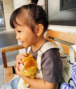 Kazisakku Instagram - パパからおはるへ日光のお土産🐵
お気に入りで肌身離さず☺︎
お尻がピンクで❤️になってて可愛いおさるさん🐵
#ヨメグラム
#カジサック
#おはる🕊
#2歳