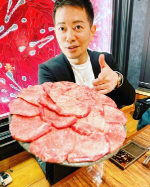 Kazuhiro Ozawa Instagram - 仕事終わりに美味しいお肉をご馳走になりました！