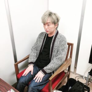 Kazuhiro Ozawa Instagram - 背筋伸ばして