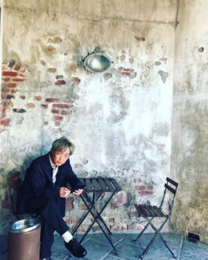 Kazuhiro Ozawa Instagram - 空席には誰がやってくるんだろう
