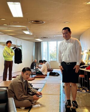 Kazuhiro Ozawa Instagram - 法事の集まり。怖そうなおじさんとおぼっちゃま