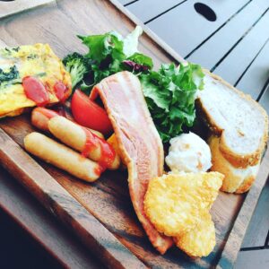 Kazuhiro Ozawa Instagram - 朝ご飯食べて行ってきます