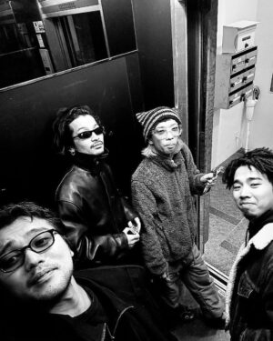 Kazuki Arai Instagram - 皆さんのおかげで今年も良い一年でした。
よいお年を。

#この日仕事納めで14時から21時までリハしてその後4人で忘年会して俺は5時ごろまでいたけどそのあと3人は7時に寿司食ってたらしいそんな一日