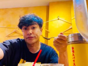 Kazuki Kitamura Instagram - やはり美味しい‼️

明日27日で大阪マドラス22号店（下北沢店）が閉店のため、
カレー食べに行ってきました。

今後も変わらず
大阪マドラスカレー赤坂店は
営業中です🍛

あすは、ラストの大阪マドラス22号店へぜひ食べにきてくださいね〜。