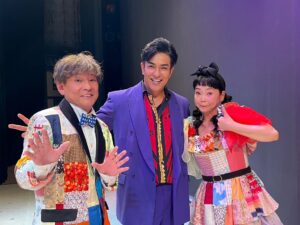 Kazuki Kitamura Instagram - 大阪人の夢の舞台
『吉本新喜劇』
未知やすえさんの還暦公演のゲストに
お招き頂きましたー❣️
最高に良い思い出です！

やすえさん還暦おめでとうございます🎂