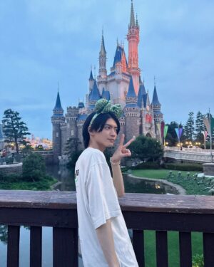 Kazuto Mokudai Instagram - ディズニー楽しかった🦖☀️

最高の夏きたね

#杢代和人
#原因は自分にある。
