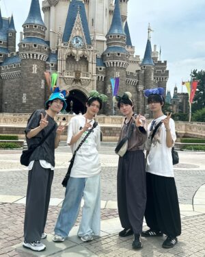 Kazuto Mokudai Instagram - ディズニー楽しかった🦖☀️

最高の夏きたね

#杢代和人
#原因は自分にある。