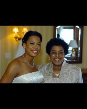 Kearran Giovanni Instagram - Today is always a mixture of so much joy mixed with some sadness. All I can say is I am grateful for the time I had with my sweet mama and I am equally as grateful for the time I have with my girls…may it last forever. It is my greatest joy. Happy Mother’s Day to all the moms, all that have lost moms, all that want to be moms and ladies with a baby bump. 💕