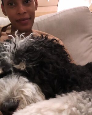 Kearran Giovanni Instagram - Everything everywhere all at once…  @absolute_caviar @thehuntingtonlibrary @thegrovela @theshiftfilm @pukitagamiz @charliethebernadoodle @chargers @marquepr #thanksgiving #family #timeoff ❤️
