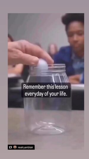 Kearran Giovanni Instagram - ❤️ A reminder to fill up on the important stuff 1st and don’t sweat the small stuff. 😊