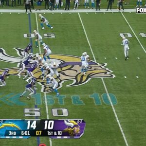 Keenan Allen Instagram - 🚨KEENAN AT QB🚨

📺: #LACvsMIN on FOX
📱: Stream on #NFLPlus