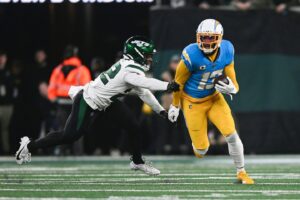 Keenan Allen Instagram - Big as the what?… #10kSlay 👽