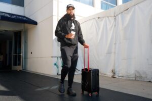 Keenan Allen Instagram - Big as the what?… #10kSlay 👽