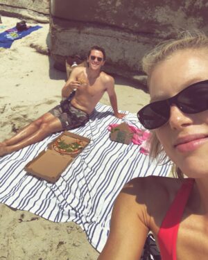 Keenan Kampa Instagram - 🥗🍕🏄🏽‍♀️🏄🏼‍♂️👌🏽