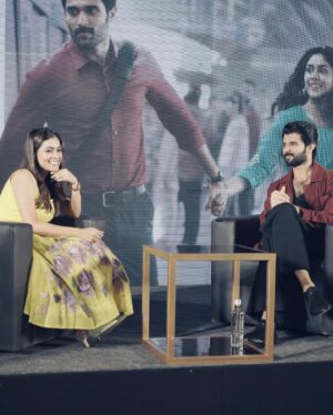Keerthi shanthanu Instagram - Wen the rowdy becomes a family star 🤩❤️‍🔥
A charming, humble @thedeverakonda always a pleasure interacting with him 😍
Lookin fwd to our biriyani session 🥰😄

Thanx for the super cute pics @camerasenthil anna 
@ikjerry6 🥰
This cute outfit creation by @malarvikram_pret @malarvikrambridalcouture 💛
Pic re-touch - @retouch_by_arun 

#vijaydevarakonda #kiki #interview #interaction #familystar #pressmeet #happyme