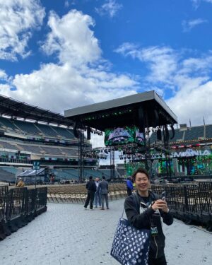 Keiko Nakano Instagram - 一夜明けて、リンカーンファイナンシャルフィールドのレッスルマニアに来ています。仲間で、レジェンドスイートで、食事をしながら試合を観戦します。レッスルマニア楽しんでいます🤗