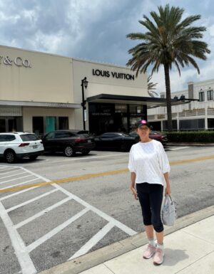 Keiko Nakano Instagram - Good morning🌞 I'm enjoying Florida. Shopping at St. John's Town Center. I found the makeup I was looking for👍. I'm going to NY🗽 the day after tomorrow. I'm looking forward to it.