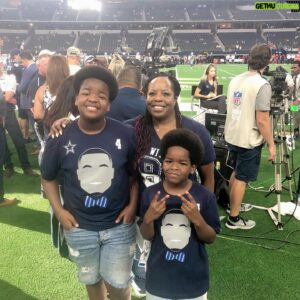 Keith L. Williams Instagram - Sideline was 💣💣💣 best view in the house! 🔥🔥🔥@1053thefandfw #1053thefan