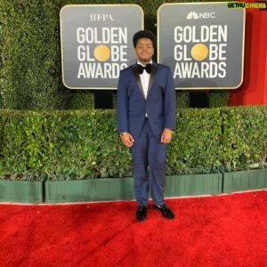 Keith L. Williams Instagram - In honor of tonight’s Golden Globe Awards. 🏆

Styled by @mrenriquemelendez 
Alterations @auntfunkyscloset 
Suit&Shoes @michaelkors 

#golden #goldenglobes2020 #awards