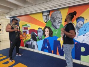 Keith Lee Instagram - We stopped by the @kippamp Middle School this morning to chat with the kids. I NEVER tire of things like this. Here's to the future

Shoutout to @giancarlodittamo for coming and collecting the moments with us!