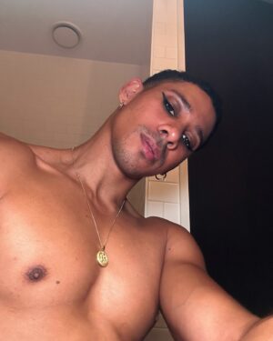 Keiynan Lonsdale Instagram - came back for my 🪽’s