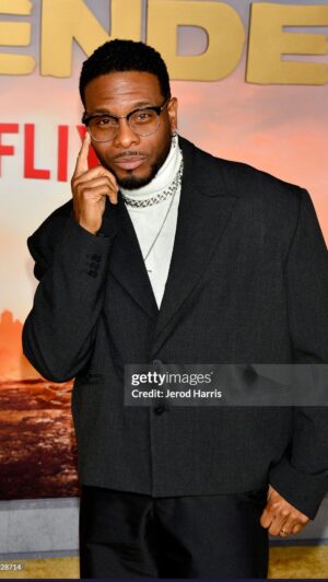 Kel Mitchell Instagram - Get ready with me! Transforming into a bender of style for the world premiere of @avatarnetflix 💨🔥🌊🌿 #AvatarPremiere #kelmitchell #netflix #thelastairbander @netflix #grwm
