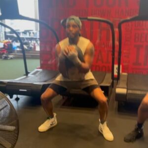 Kel Mitchell Instagram - When you stuck in traffic and your pre workout kicks in! 🤪💪🏾 you sing a song about Cardio! 🏃🏾 💨 

🥊 Did two straight hours of boxing and cardio with homies at @gloveworx shoutout to @irvinglambert__ @kingbach @splack for the invite! 💯 #fitfriends 

💍 I love when @therealasialee flex her muscles she so fit and sexy! 😍 

🤩 getting some fun playground cardio in with the kiddos. …
#cardio #fitfamily #kelmitchell #asialeemitchell #eventmommyasia #asialee #boxingtraining #gloveworx