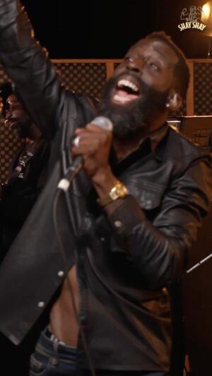 Kel Mitchell Instagram - @tyetribbett performs “Anyhow” on Club Shay Shay!