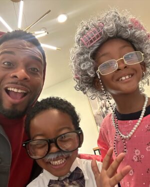 Kel Mitchell Instagram - Happy #100daysofschool Honor and Wisdom! 100 days of learning, laughter, and lots of fun! 🎉 Dressing up the kiddos for this school milestone is always a highlight. Here’s to many more days of fun 💯📚 #100daysofschool #kelmitchell #asialee #asialeemitchell #100dayofschool #100daysofschoolproject #wisdommitchell #honormitchell #familyfun #school