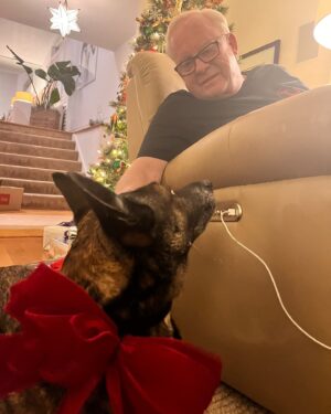 Kelly Carlson Instagram - Happy Fathers Day Bruce! Could not ask for a better Dad and role model. You always do it the right way in life. Your life has shown this. Quite the accomplishments you’ve achieved with integrity and responsibility. Thank you for your wisdom, guidance and love ❤️ I’ll always remind you of this. Much appreciation and gratitude for you 🙏🏻❤️🫶🏻⭐️💯❤️