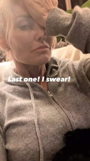 Kelly Carlson Instagram - It’s so hard not to post. 😖