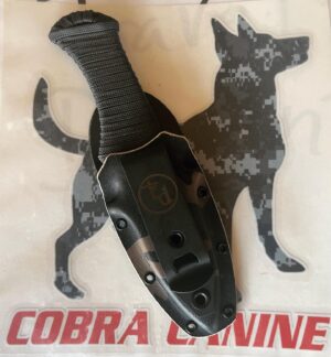 Kelly Carlson Instagram - Fits like a glove. New Karashark sheath. This blade is named after our dog Kara aka the Karashark. Though, in the photo is Abby, the face of @cobracaninellc