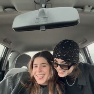 Kelly Depeault Instagram - @jennarzat #enjoy #coversong #fun #harmony #fyp #lovelife #canada🇨🇦 chapeau fait par @donebyjuliette