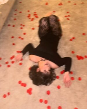 Kelly Depeault Instagram - Pétales de 🌹 pieds comblés