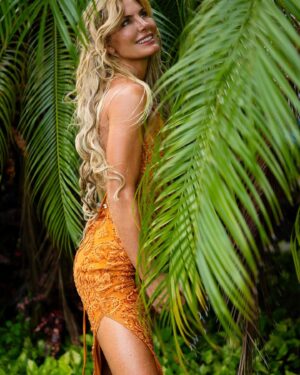 Kelly Greyson Instagram - I definitely celebrate fall more in wardrobe colors, not so much cold locations 🤣🍁🔥

Hoping everyone had the most beautiful Thanksgiving weekend filled with gratitude and love (for yourself and others)I am so thankful for 1 million billion things 🥰🤩😇… The simple to the greatest 🙌the gift of life and breath, wide open spaces, people I love so much, smiles, hugs, laughter, even shattered dreams and heartbreak (If you are still alive it means you get to keep on dreaming) the gift of hope (fight to never lose it ), the gift of the opportunity to choose love when hate is what would be a natural response…
butterflies, oceans, beaches, and lemonade from lemons 🍋😇🤩

#Grateful #GivingThanks 
#IfYouGetAChanceTakeIt

📷 @rickgomezphotos 
Dress and bikini @seadelle_  @seadelle_resortwear
Jewelry @jewlery_by_kaydee