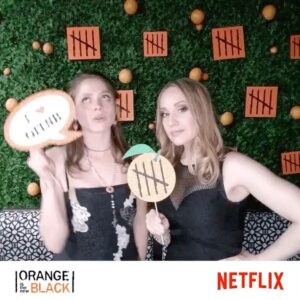 Kelly Karbacz Instagram - #TBT to the #oitnbseason5 #premiere with @luchardii . The 🍊fam knows how to party!! #OITNB #OrangeIsTheNewBlack #Digori #Sankey #orangefamily #netflix @oitnb @netflix
